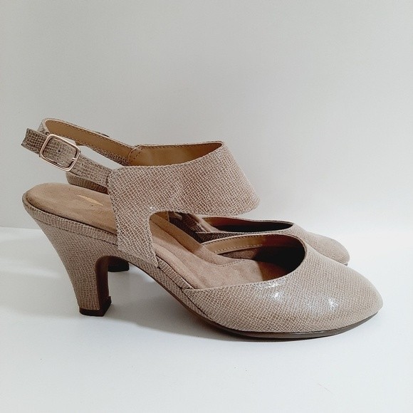 AEROSOLES Paper Trail Comfort Heel Rest Leather Slingback Cream Sz 9 - Picture 3 of 11